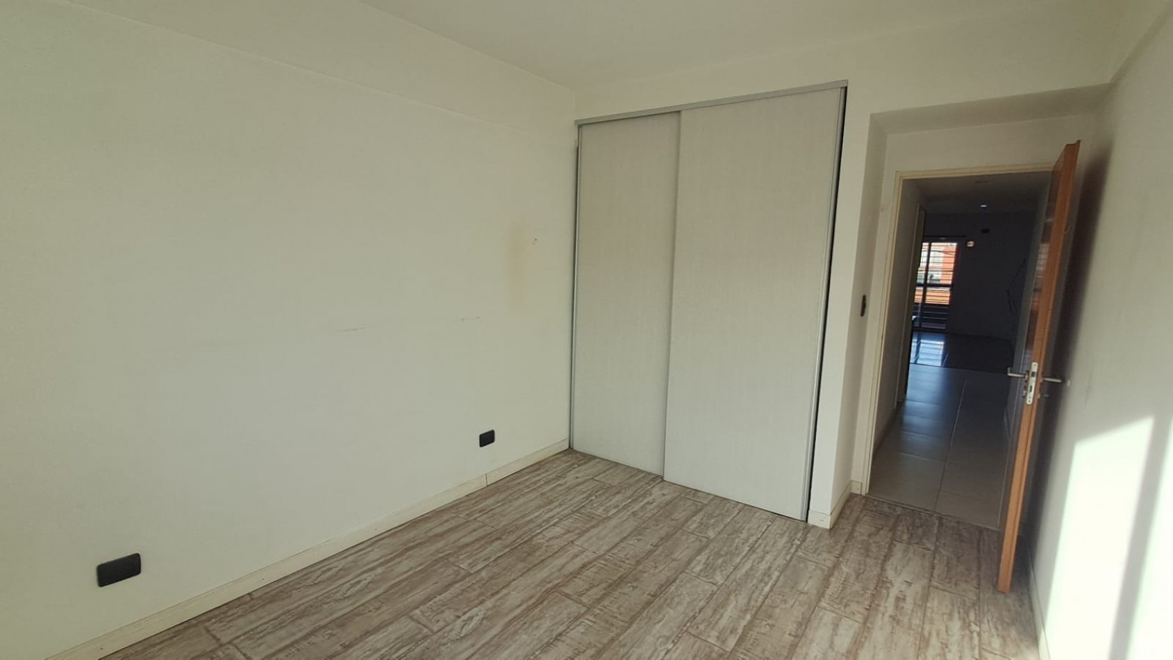 DEPARTAMENTO 2 AMB AL FRENTE CON BALCON.REF.904