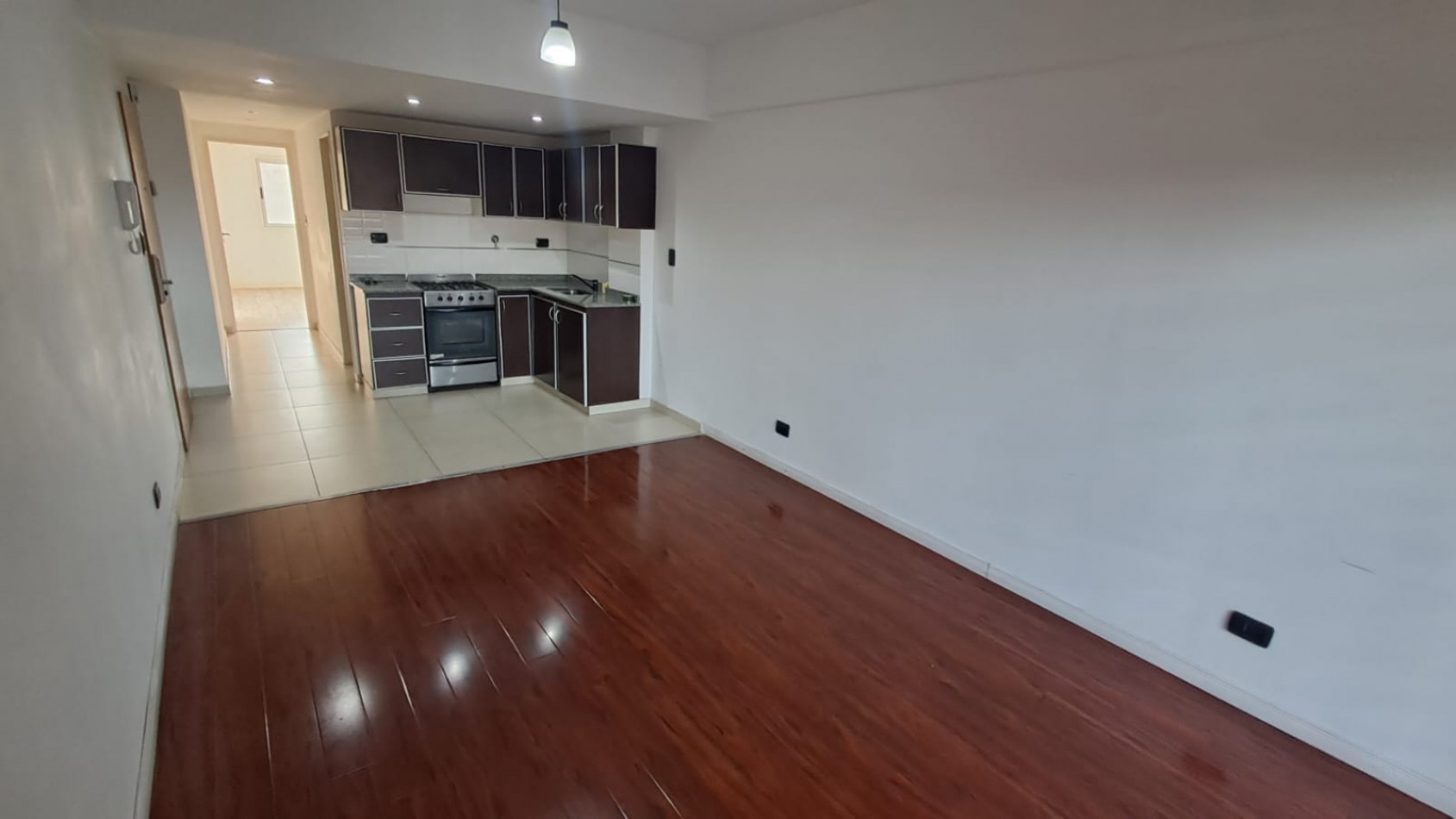 DEPARTAMENTO 2 AMB AL FRENTE CON BALCON.REF.904