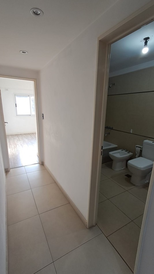 DEPARTAMENTO 2 AMB AL FRENTE CON BALCON.REF.904