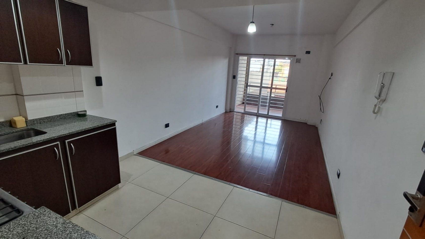 DEPARTAMENTO 2 AMB AL FRENTE CON BALCON.REF.904