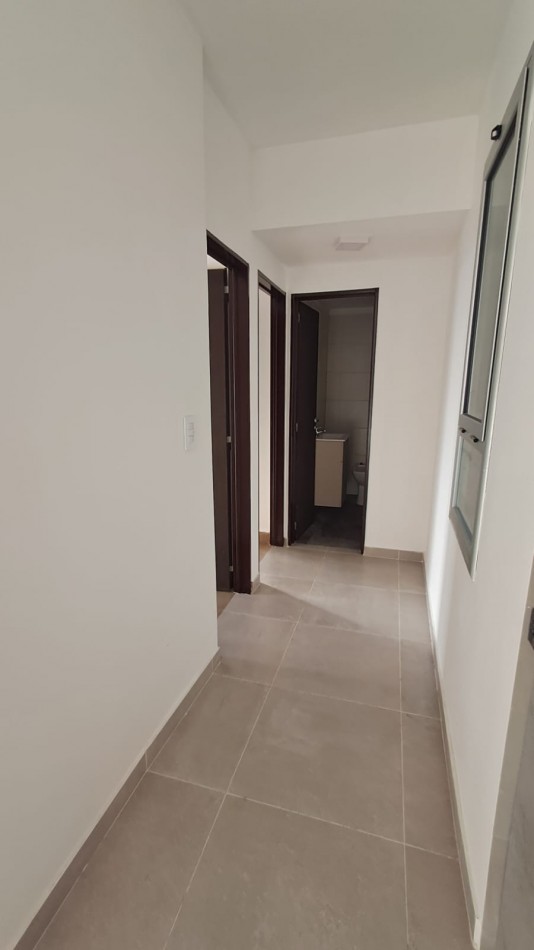 DEPTO 3 AMB CON BALCON AL FRENTE (EL EDIFICIO TIENE SUM, ASCENSORES Y COCHERA) REF.898/4