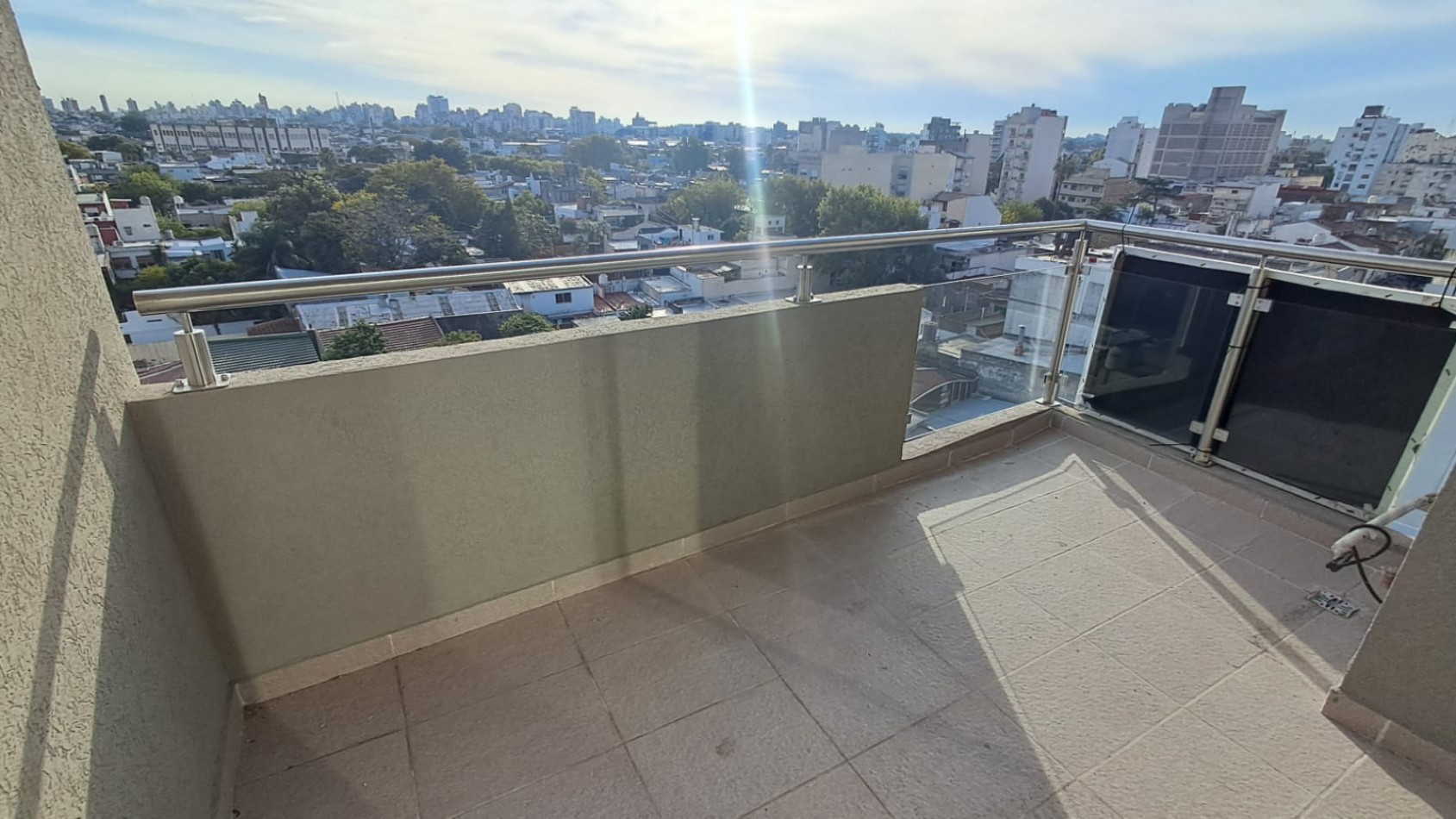 DEPTO 3 AMB CON BALCON AL FRENTE (EL EDIFICIO TIENE SUM, ASCENSORES Y COCHERA) REF.898/4