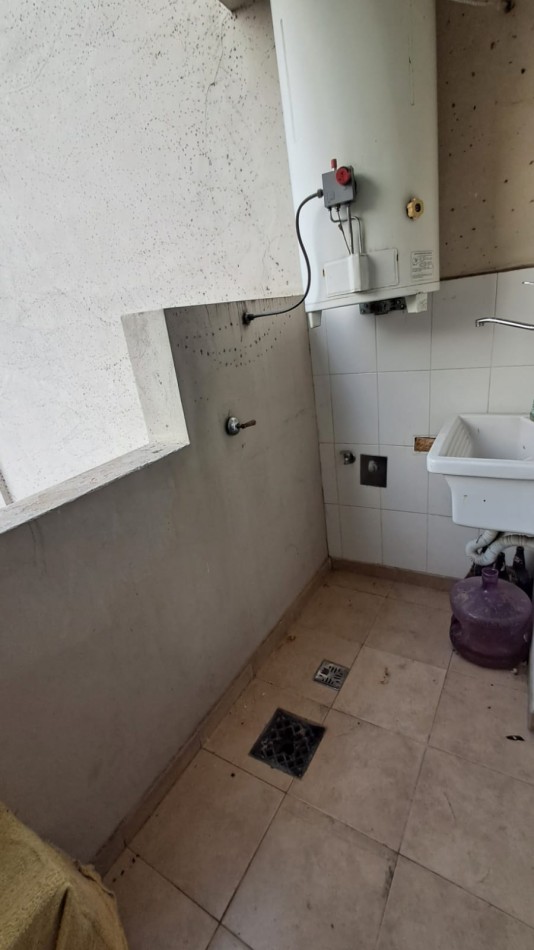  DEPARTAMENTO 2 AMB AL FRENTE CON 2 BALCONES.REF.908/2