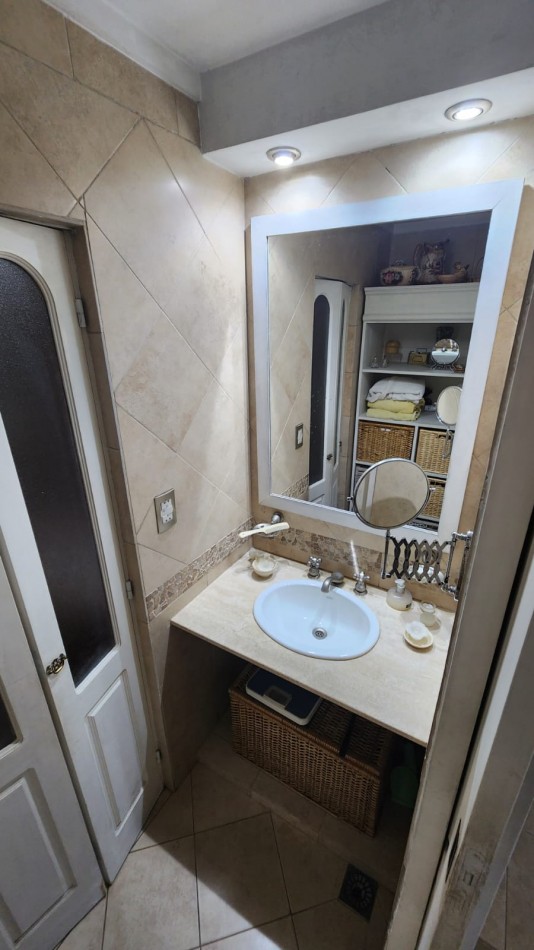 CASA 3 AMB CON COCHERA, PATIO CON LAVADERO Y PARRILLA REF. 909