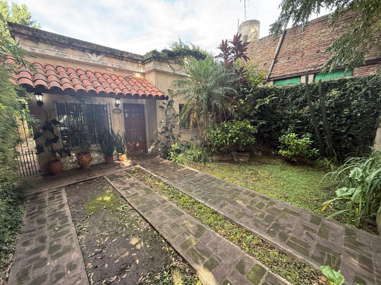 CASA 3 AMB CON COCHERA, PATIO CON LAVADERO Y PARRILLA REF. 909