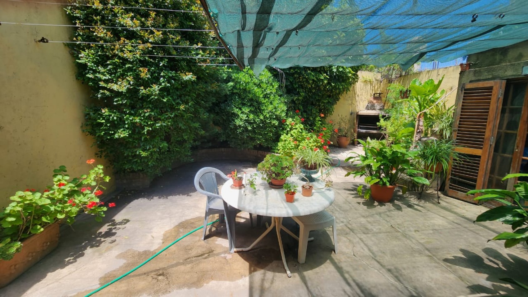 CASA 3 AMB CON COCHERA, PATIO CON LAVADERO Y PARRILLA REF. 909