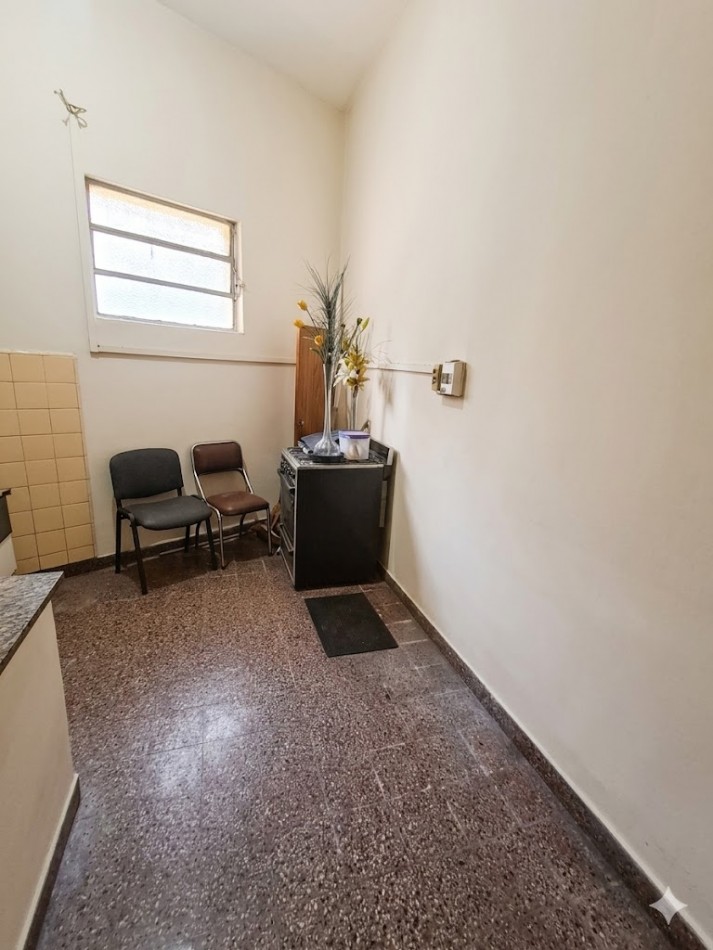 LOCAL CON DEPOSITO + VIVIENDA / OFICINAS
