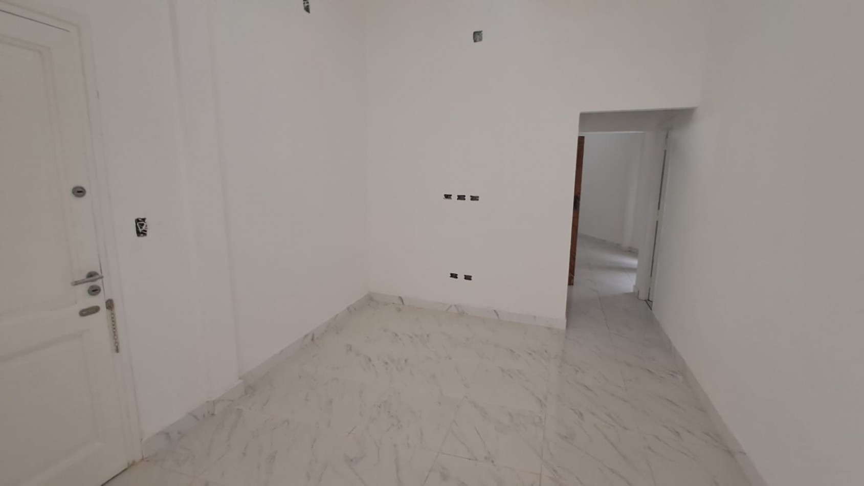 DEPARTAMENTO 2 AMB CON PATIO Y LOCAL CON DEPOSITO.REF.916