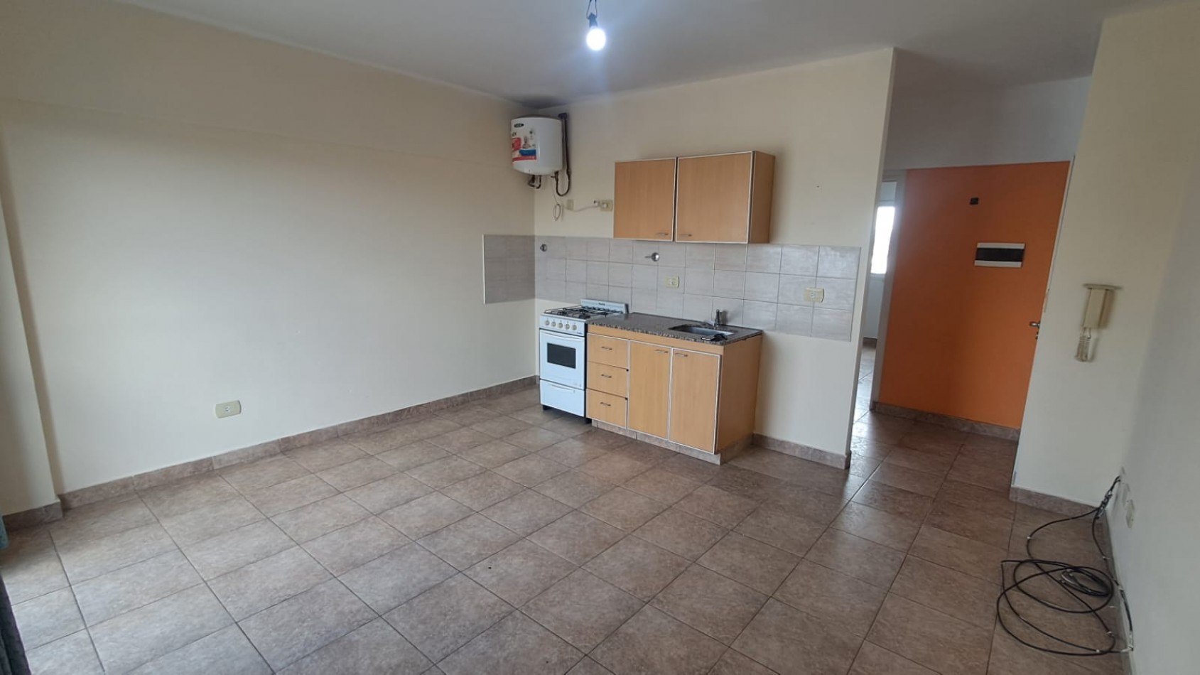 DEPARTAMENTO 2 AMB AL FRENTE.REF.918