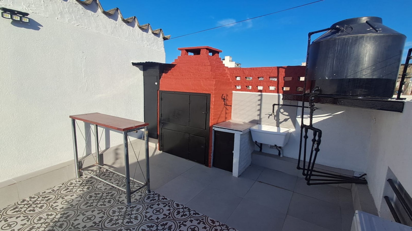 PH 3 AMB CON PATIO C/CERRAMIENTO, 2 BAÑOS Y TERRAZA C/PARRILLA SIN EXPENSAS EN EXCELENTE ESTADO REF: 925