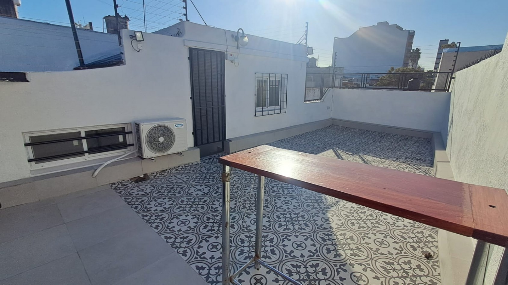 PH 3 AMB CON PATIO C/CERRAMIENTO, 2 BAÑOS Y TERRAZA C/PARRILLA SIN EXPENSAS EN EXCELENTE ESTADO REF: 925