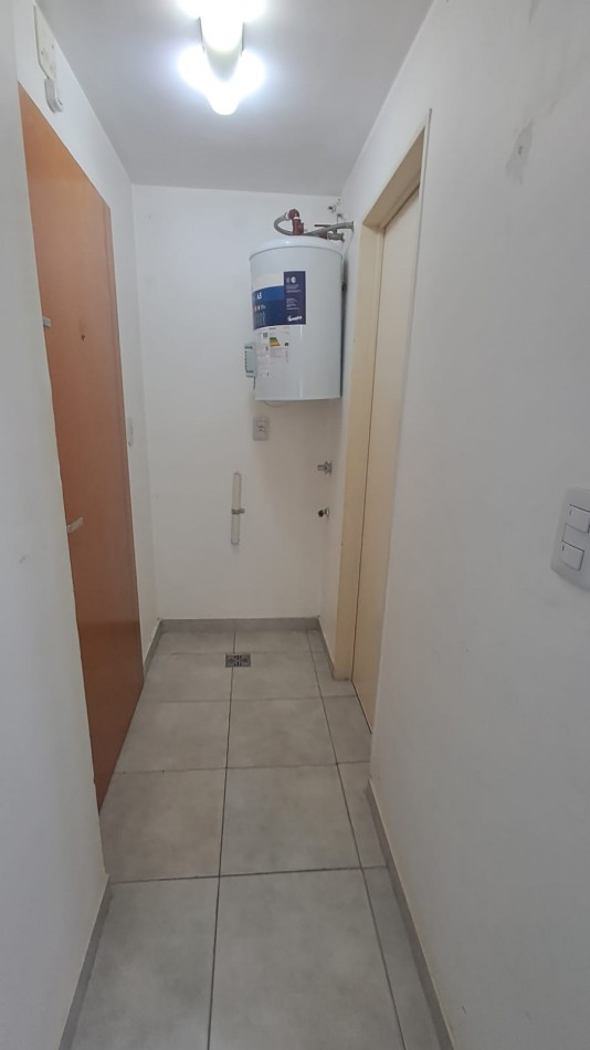 DEPARTAMENTO MONOAMBIENTE C/BAÑO Y BALCON FRANCES. REF. 927