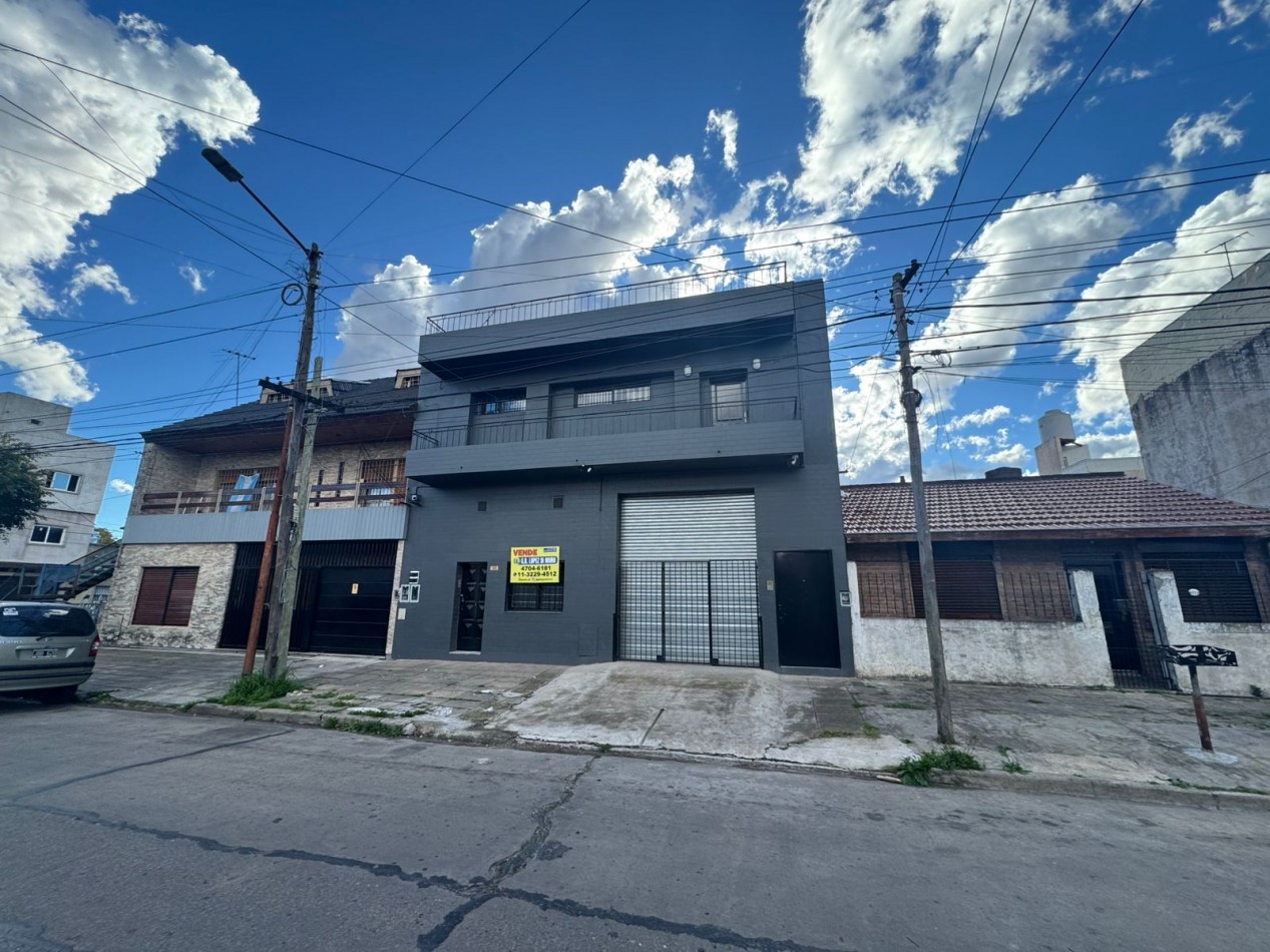 GALPON EN EXCELENTE ESTADO DE 400MTS2 CON VIVIENDA U OFICINAS, DEPOSITOS Y MONTACARGA.REF.931 
