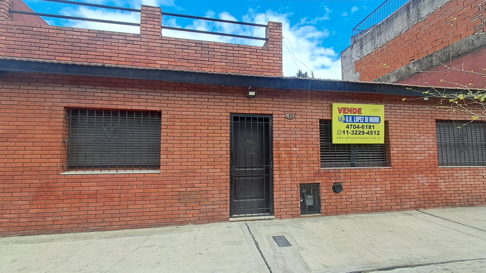 CASA 3 AMB CON PATIO CON PARRILLA, LAVADERO CUBIERTO Y TERRAZA.REF.932