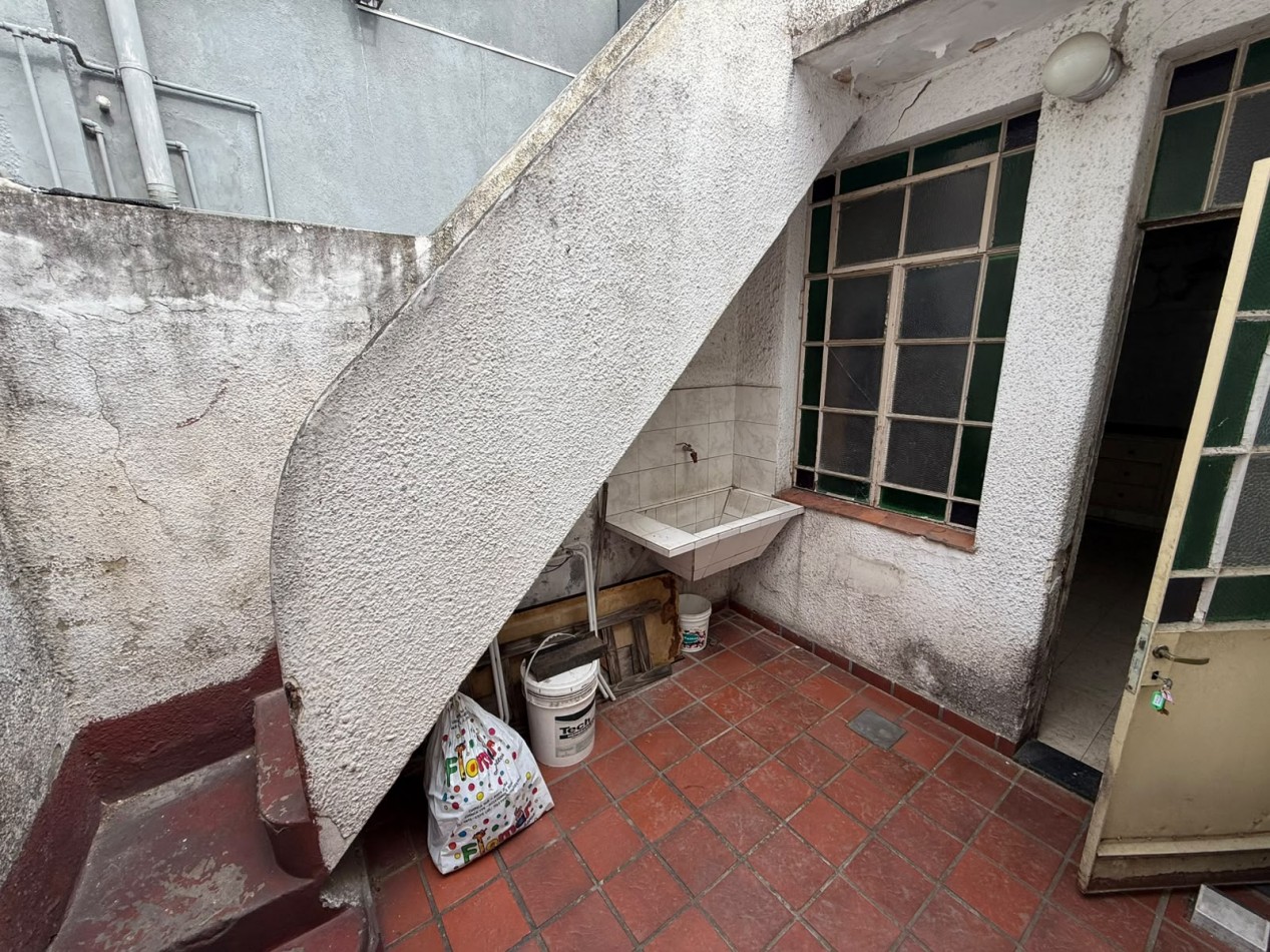 PH 3 AMB CON 2 PATIOS Y TERRAZA POR TODA LA SUPERFICIE (SIN EXPENSAS) REF. 935