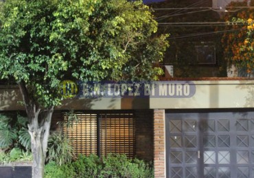 PH AL FRENTE C/ENT INDEP. 4 AMB C/GGE 2 PATIOS Y TERRAZA C/PARRILLA. REF: 472