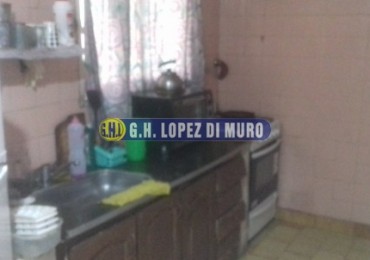 T/CASA 3 AMB 2 DORMITORIOS, LIVING COMEDOR, COCINA, BAÑO, TERRAZA X T/LA SUPERFICIE ( SIN EXPENSAS). REF: 463