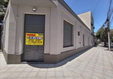 CASA 3 AMB. C/LOCAL, PATIO Y TERRAZA  RECICLADA A NUEVO 