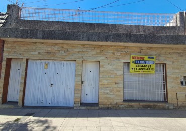 CASA IDEAL PARA 2 FAMILIAS ( AL FRENTE 3AMB CON PATIO CON PARRILLA, GARAGE CUBIERTO Y TERRAZA X T/SUP Y AL FONDO 2 AMB CON PATIO Y LAVADERO)