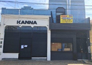 INMUEBLE COMPUESTO DE LOCAL + 2 DEPTO (1 DE 3 AMB CON PATIO Y OTRO 2 AMB CON PATIO) REF 415