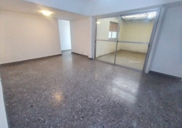DEPARTAMENTO 3 AMB AL FRENTE CON PATIO Y BALCON REF. 856