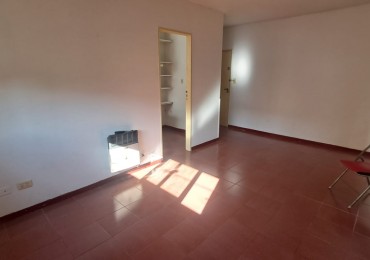 DEPARTAMENTO 2 AMB AL FRENTE. REF. 900